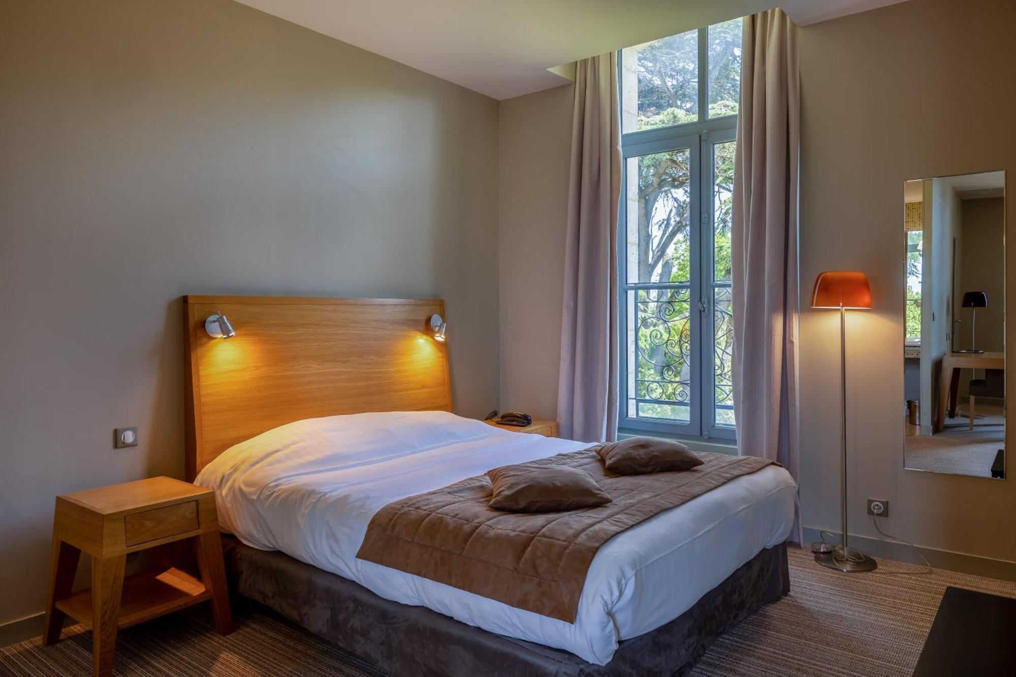 Hotel Et Spa Du Chateau Lagord Rum bild