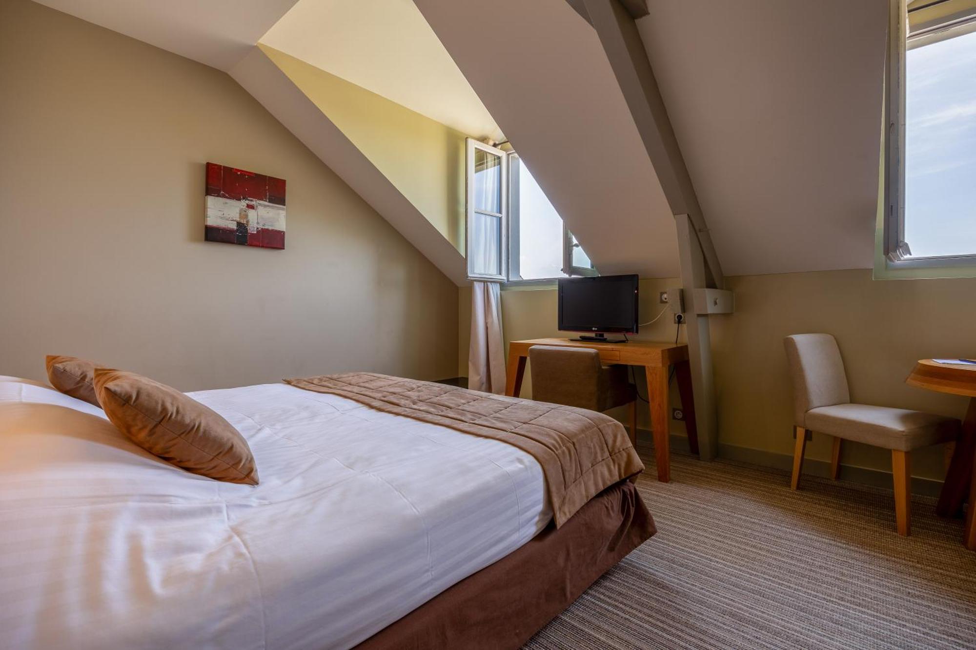 Hotel Et Spa Du Chateau Lagord Rum bild